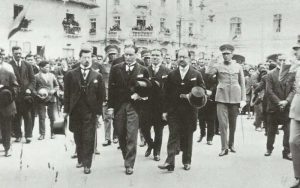 Lee más sobre el artículo LOS 100 AÑOS DE LA REVOLUCIÓN JULIANA: ENTRE LA HISTORIA OFICIAL Y LA OTRA HISTORIA