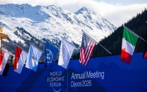 Lee más sobre el artículo Navegar en la incertidumbre: Lo que se dijo en el WEF 2026